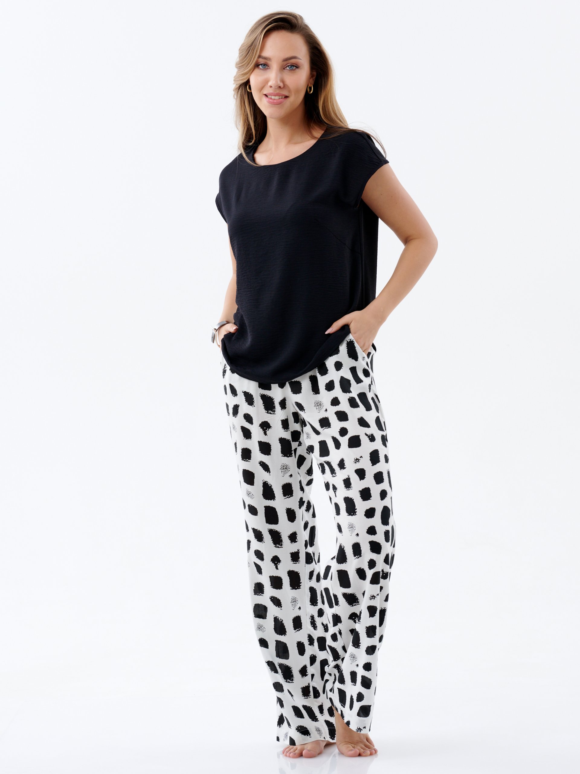 Шелковая блузка без рукавов черная Шелковая блузка без рукавов черная